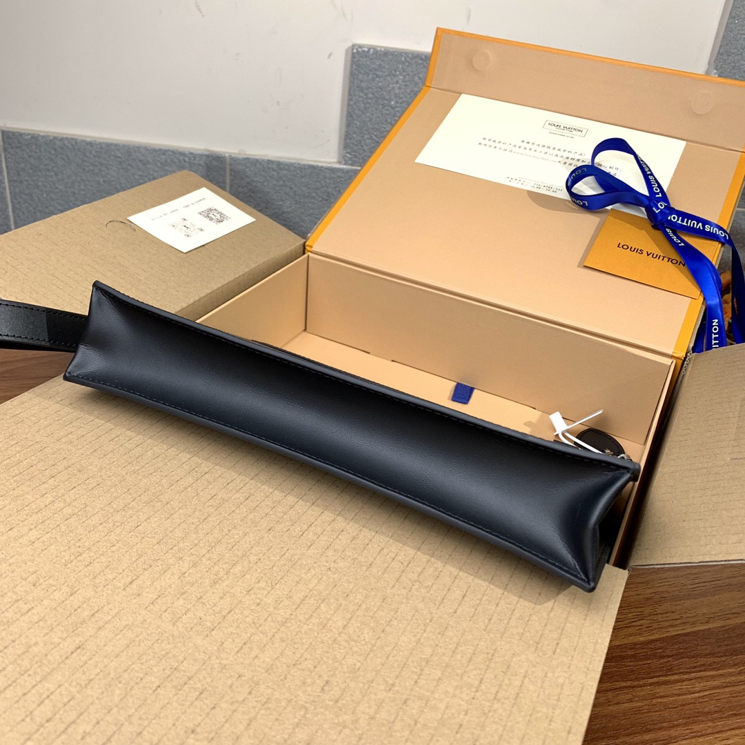 Louis Vuitton Standing Bag