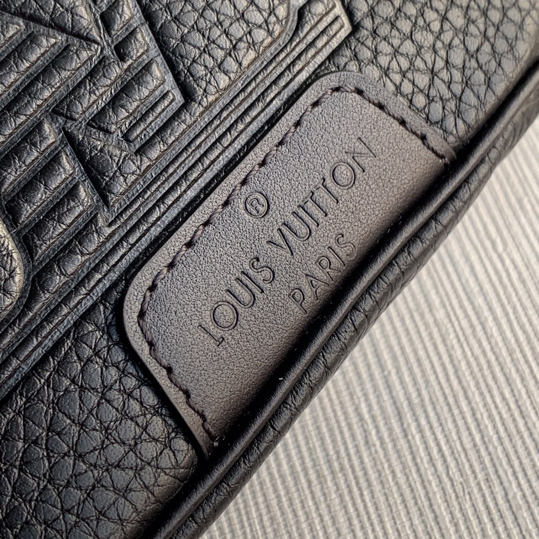 Louis Vuitton Discovery Bag