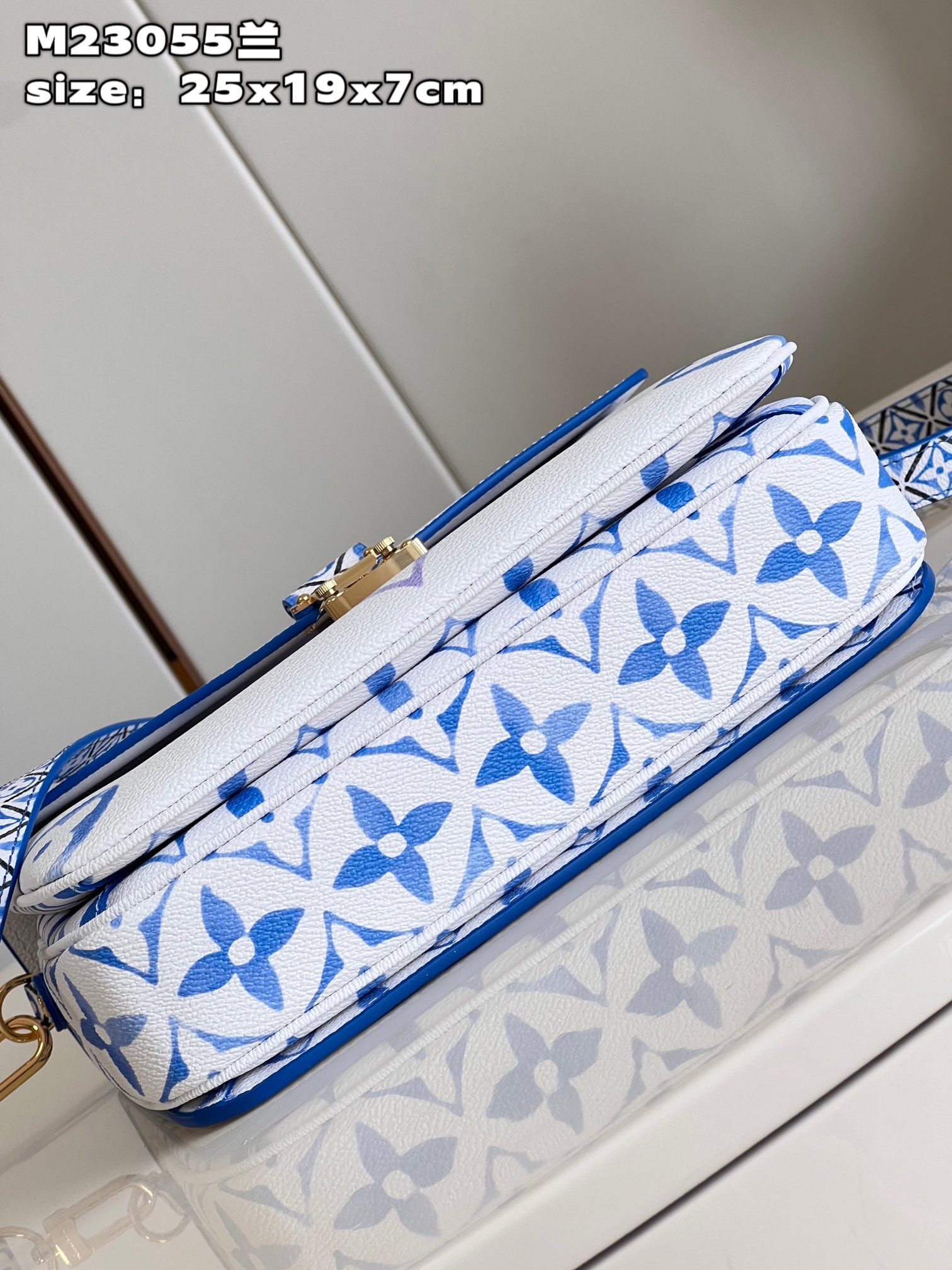 Louis Vuitton Pochette Metis Bag