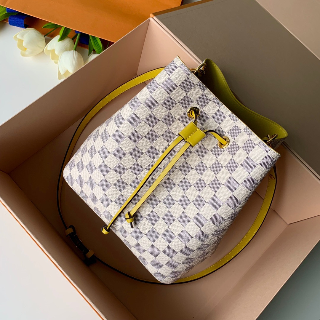 Louis Vuitton Néonoé Bag