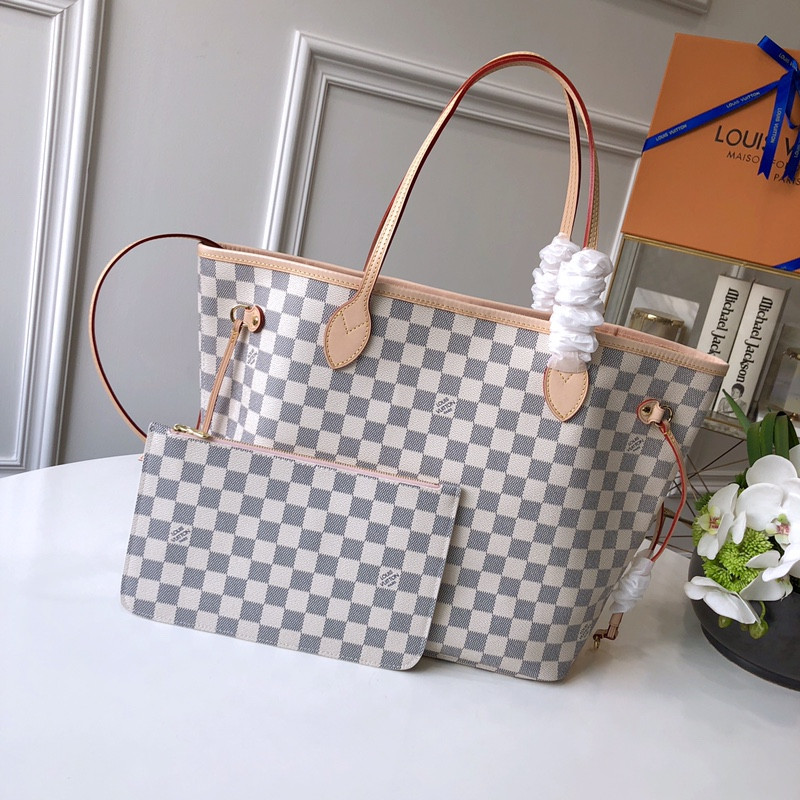 Louis Vuitton Neverfull Bag
