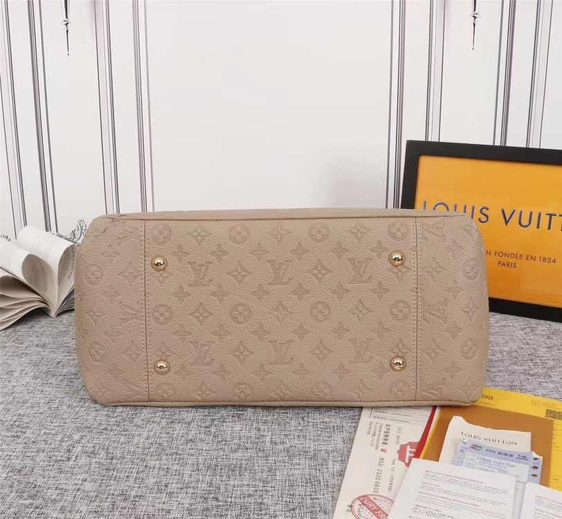 Louis Vuitton Artsy Bag