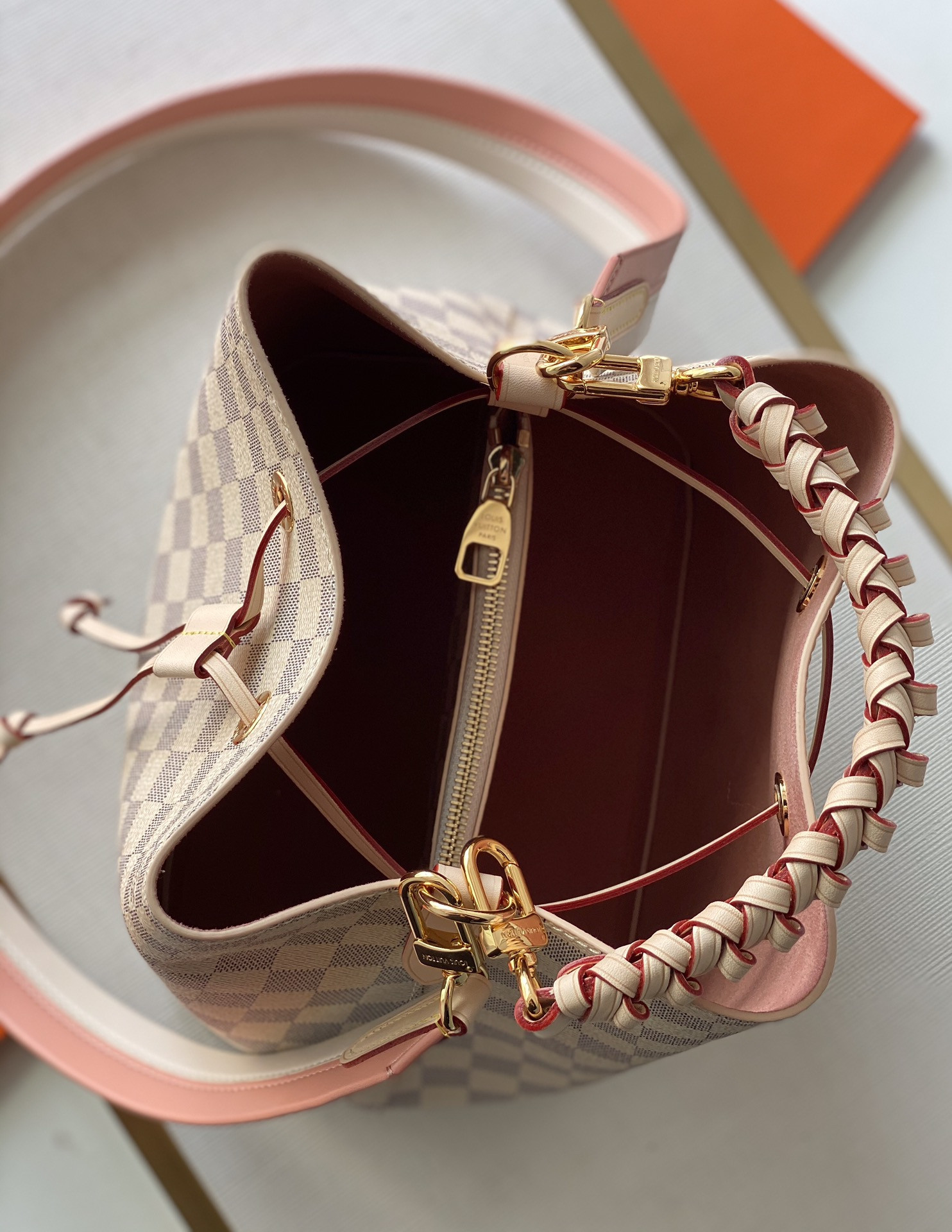 Louis Vuitton Néonoé Bag