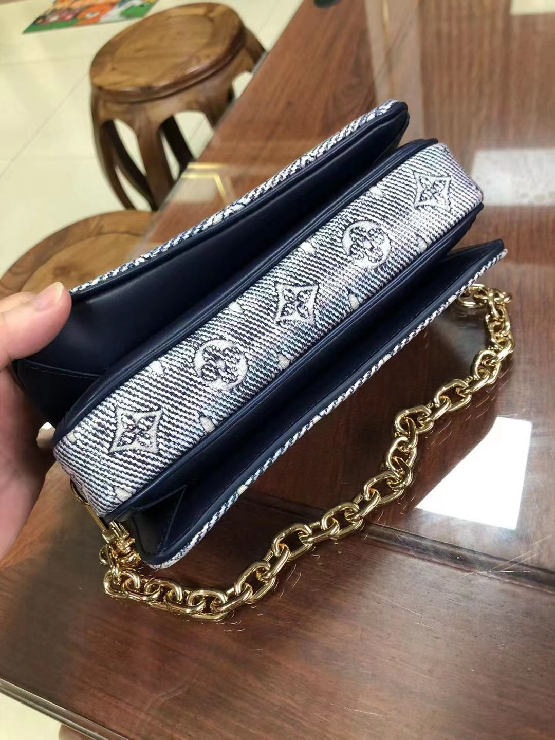 Louis Vuitton Pochette Métis East West Bag