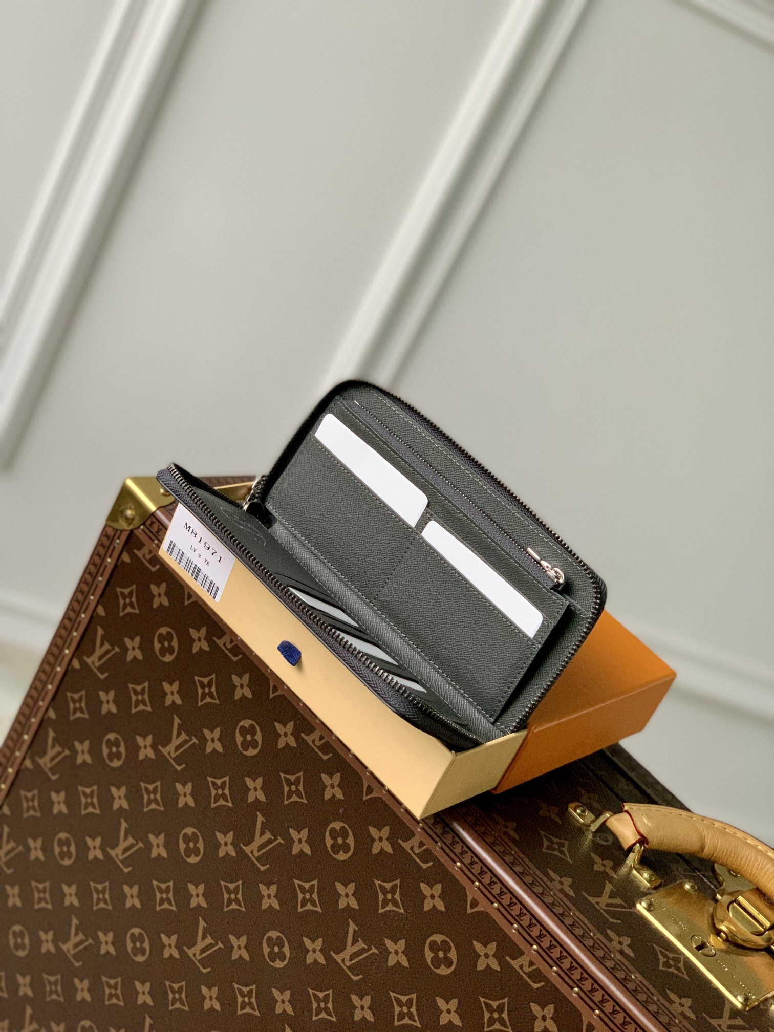 Louis Vuitton Yk Zippy Bag