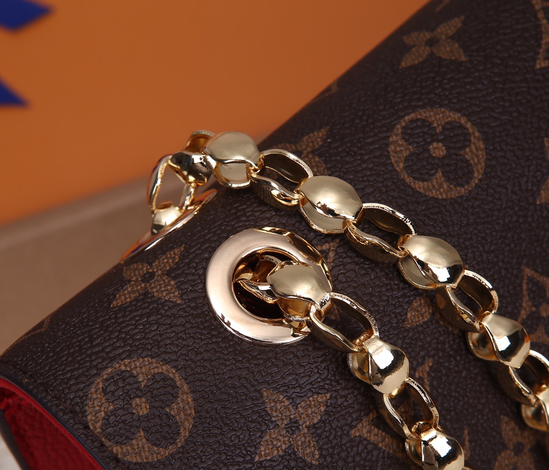 Louis Vuitton Victoire Bag