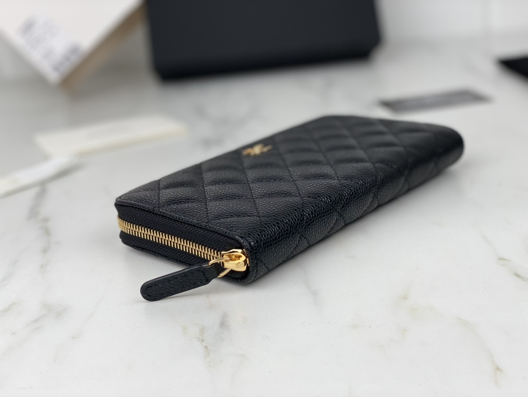 Chanle Zipped Wallet