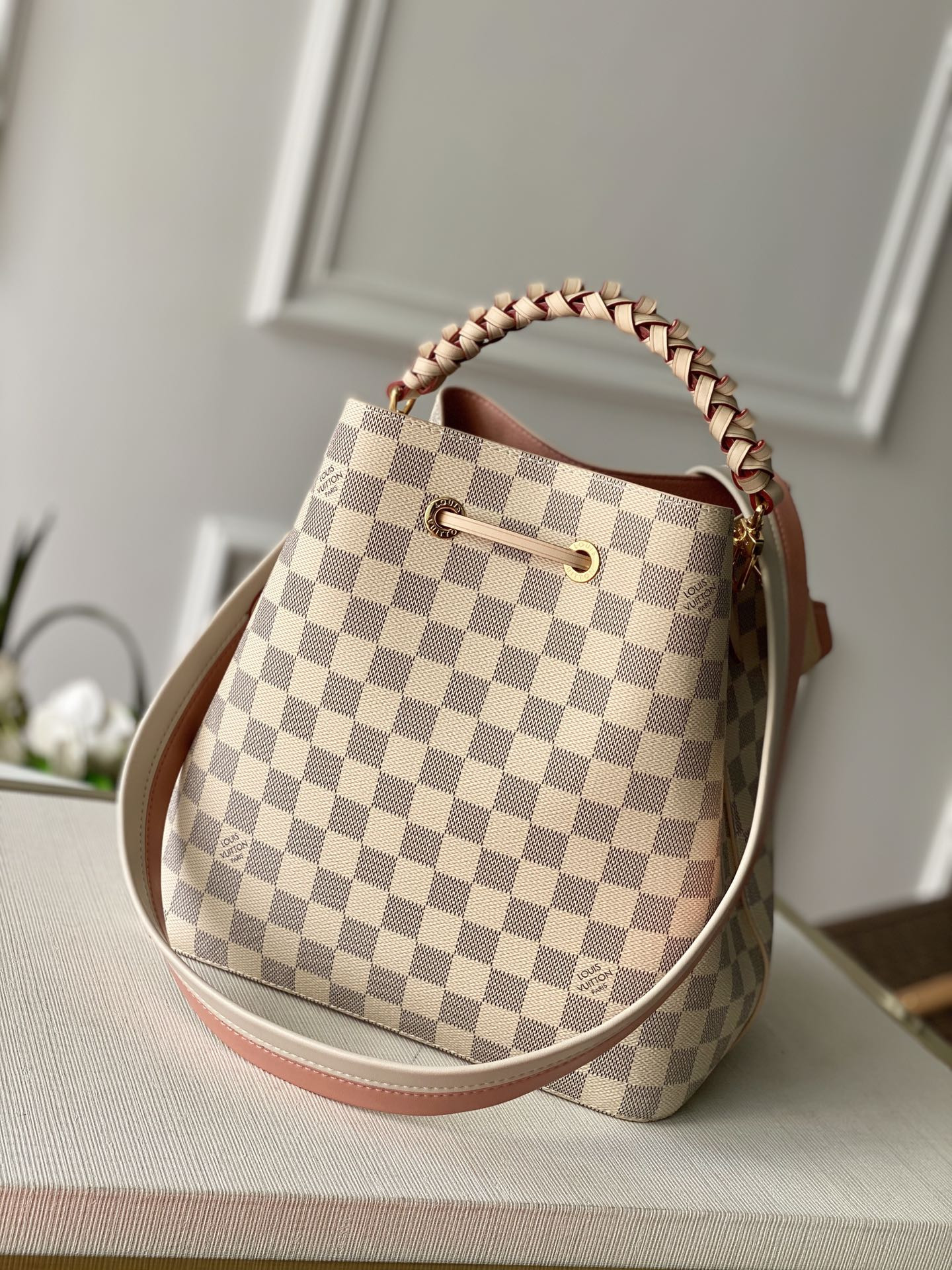 Louis Vuitton Néonoé Bag