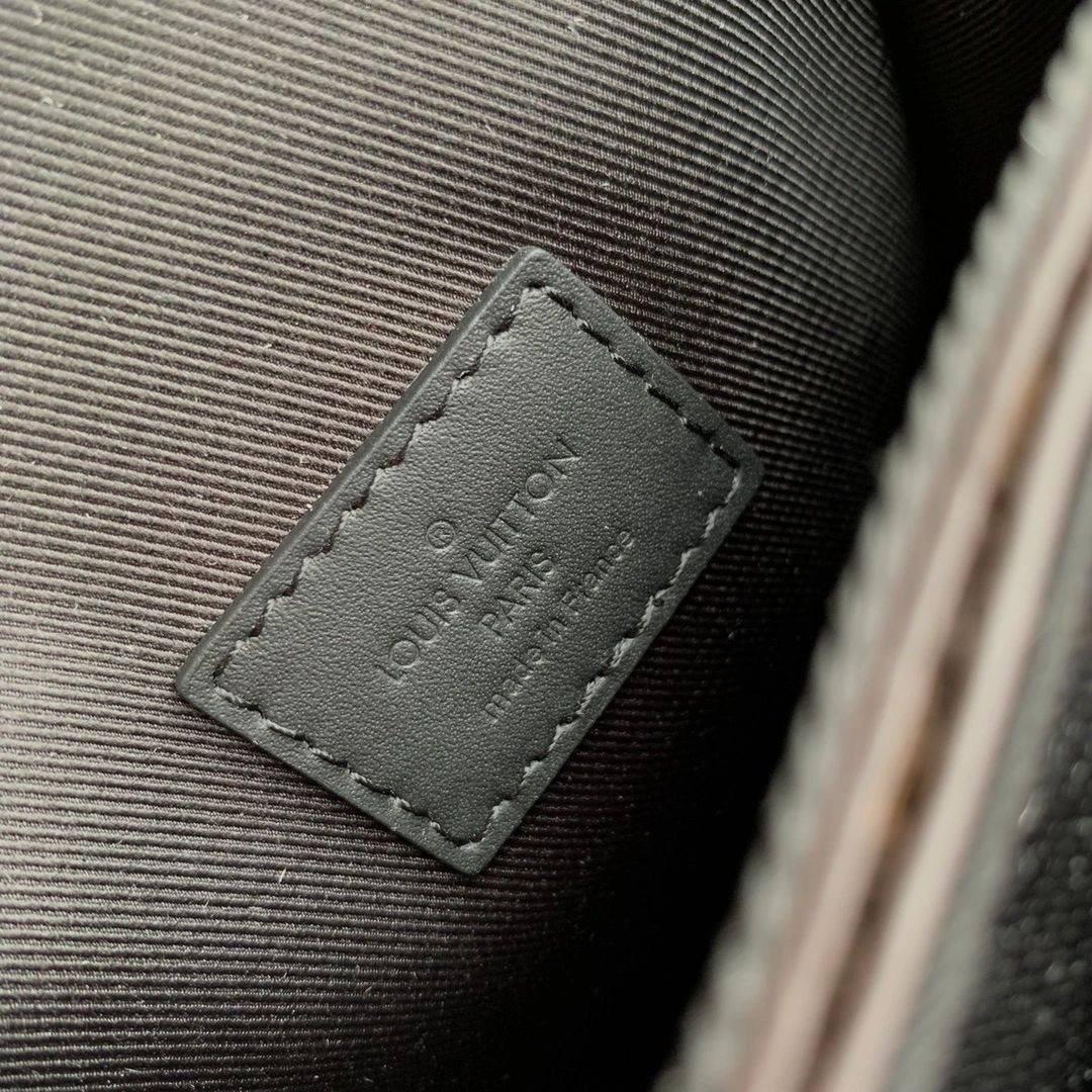 Louis Vuitton S-lock Bag