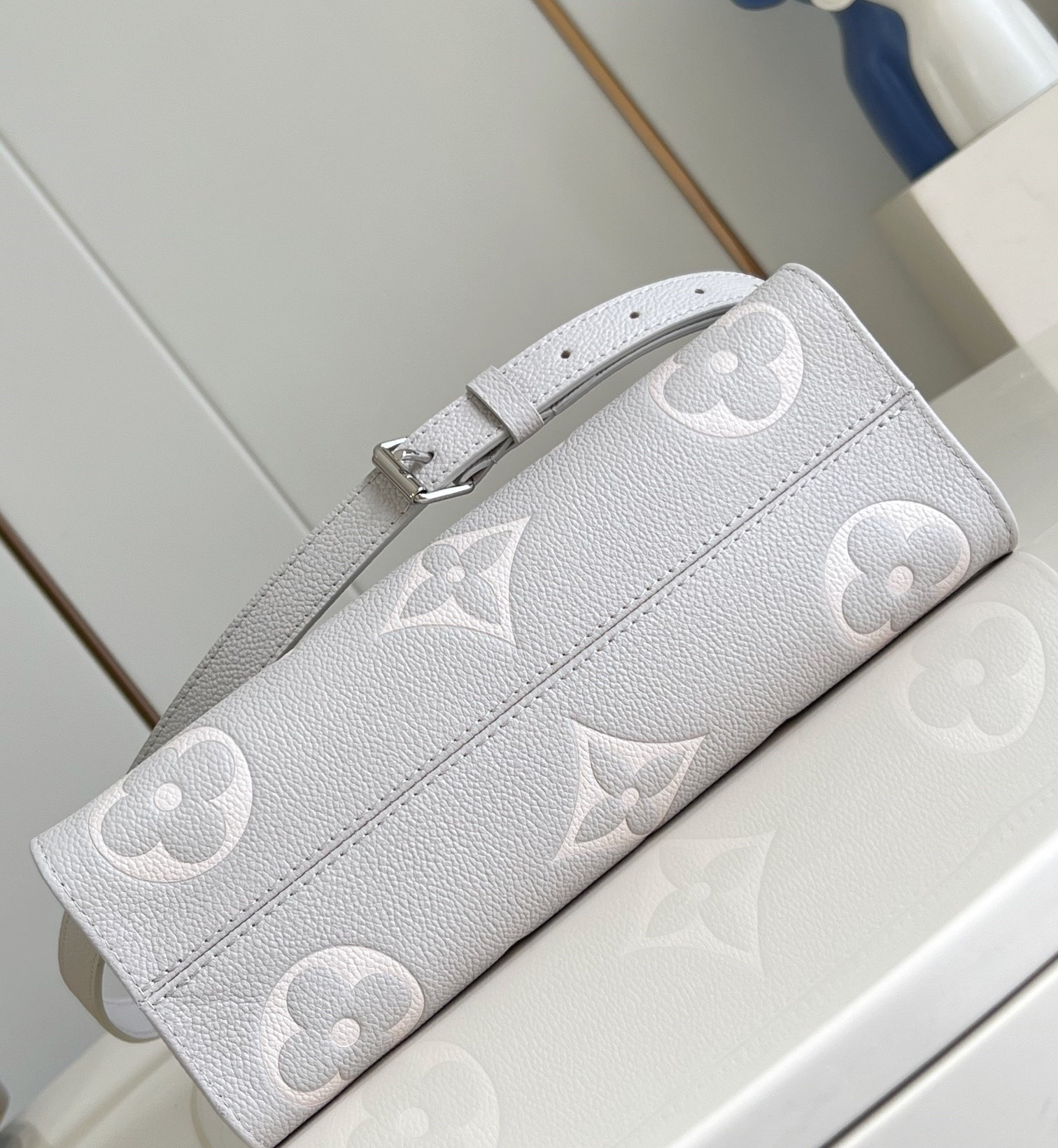 Louis Vuitton Onthego East West Handbag