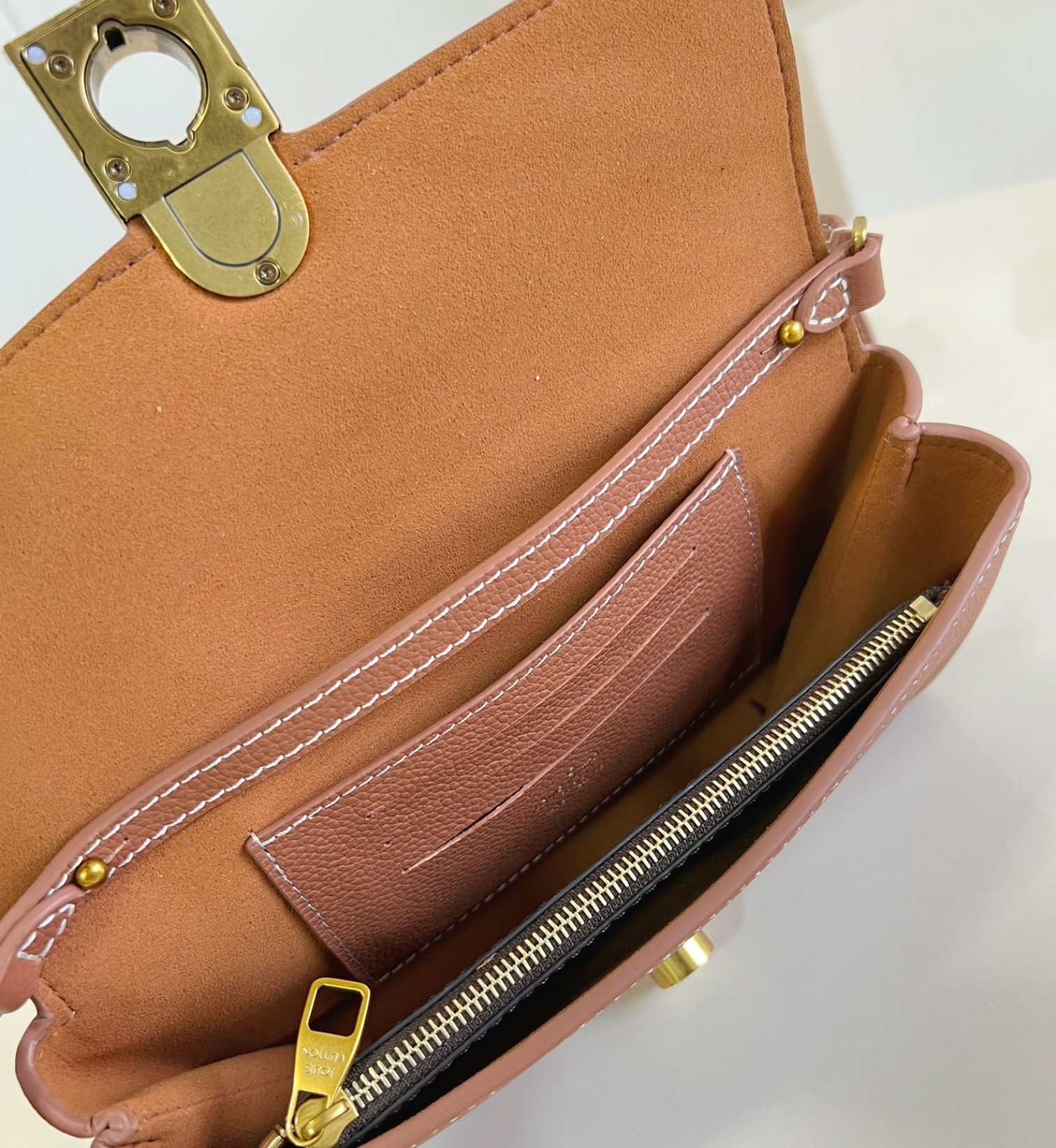 Louis Vuitton Wallet On Chain Handbag