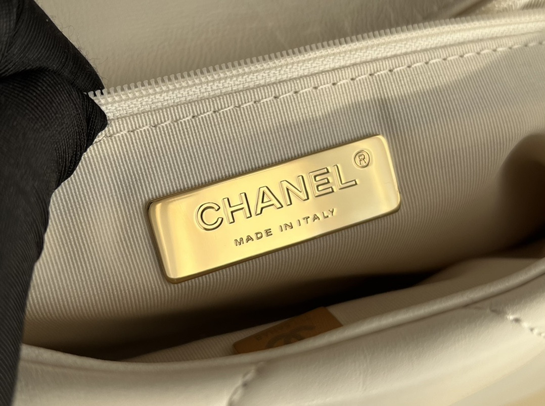 Chanle 19 Handbag