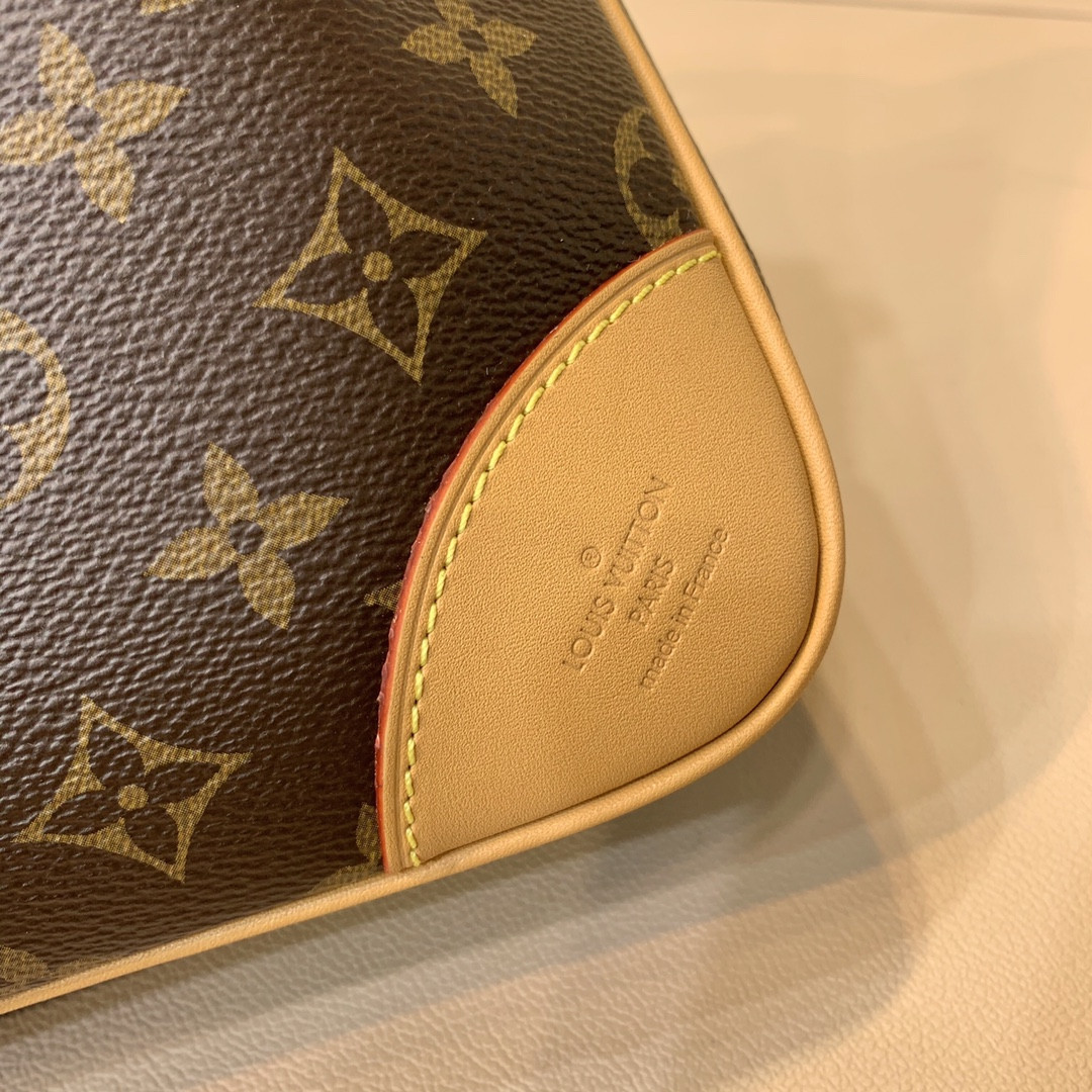 Louis Vuitton Odéon Bag