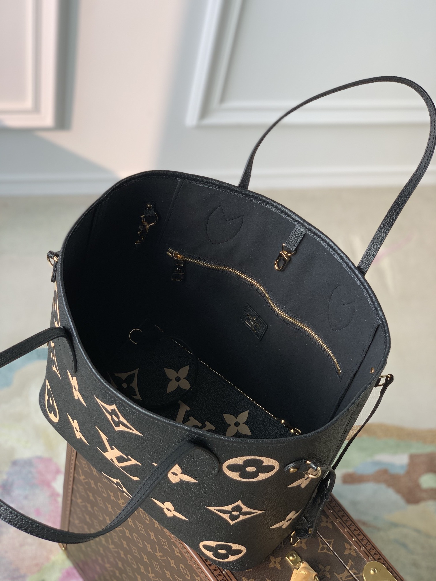 Louis Vuitton Neverfull Bag