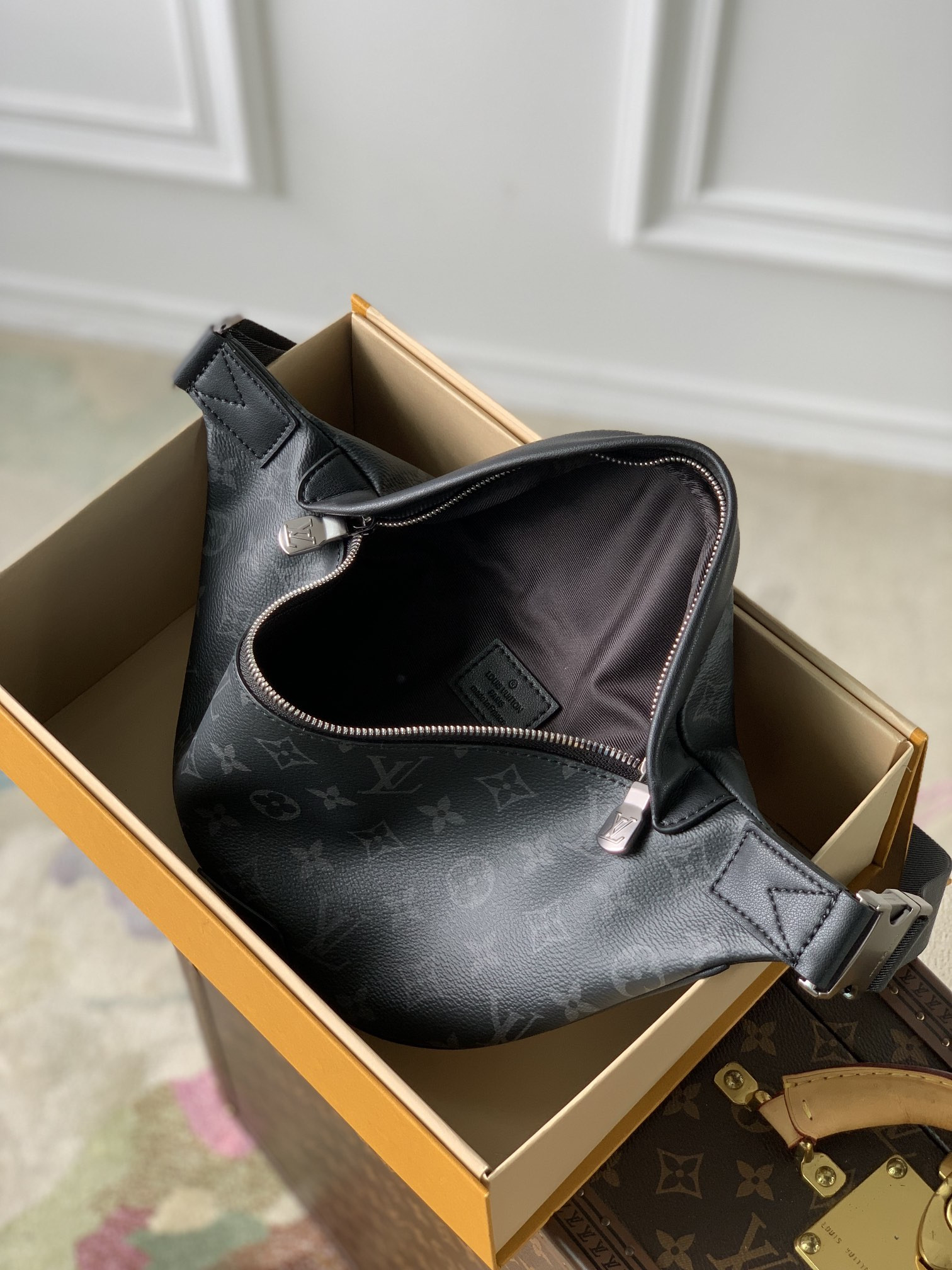 Louis Vuitton Discovery Bag