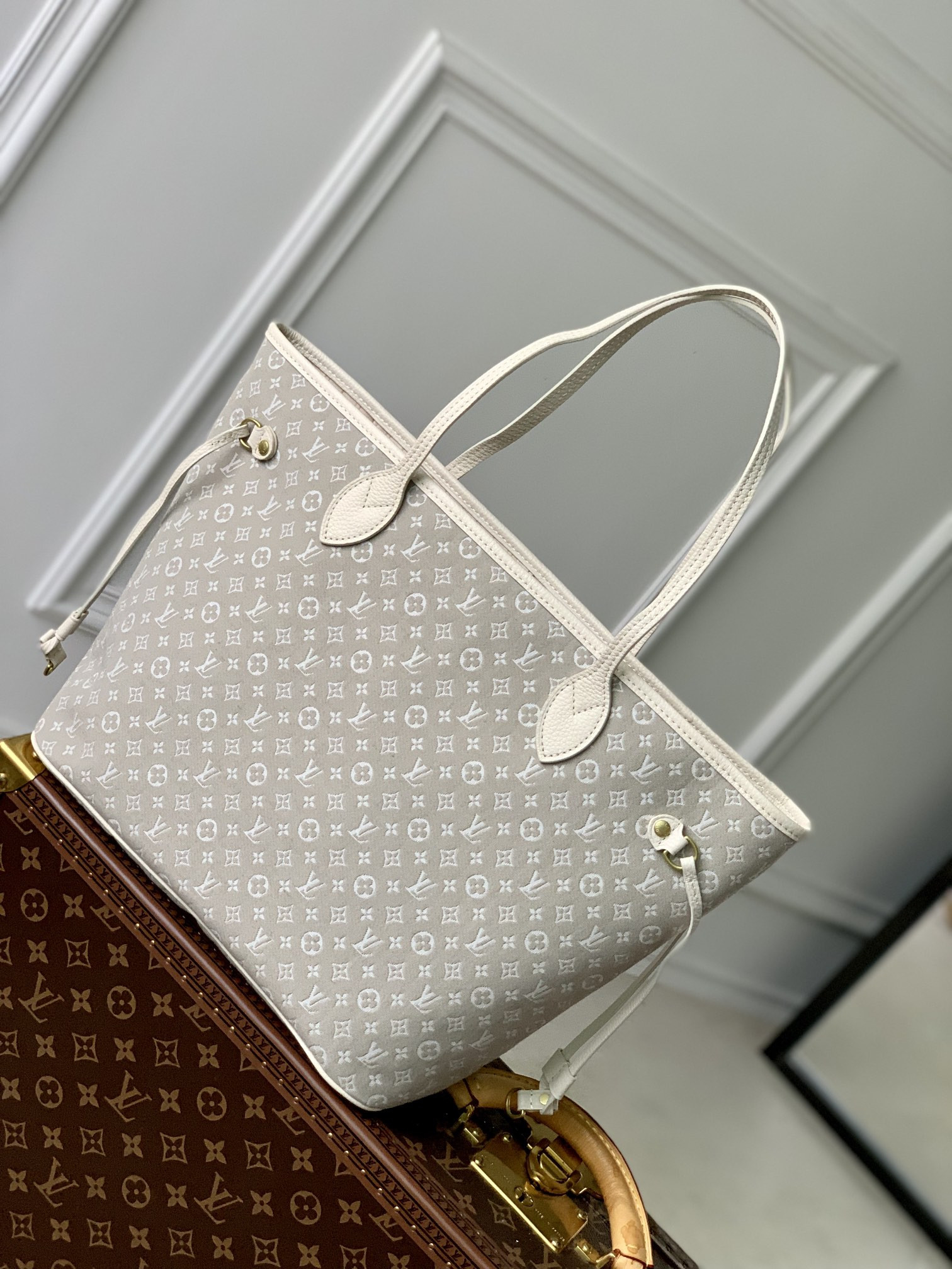 Louis Vuitton Neverfull Bag