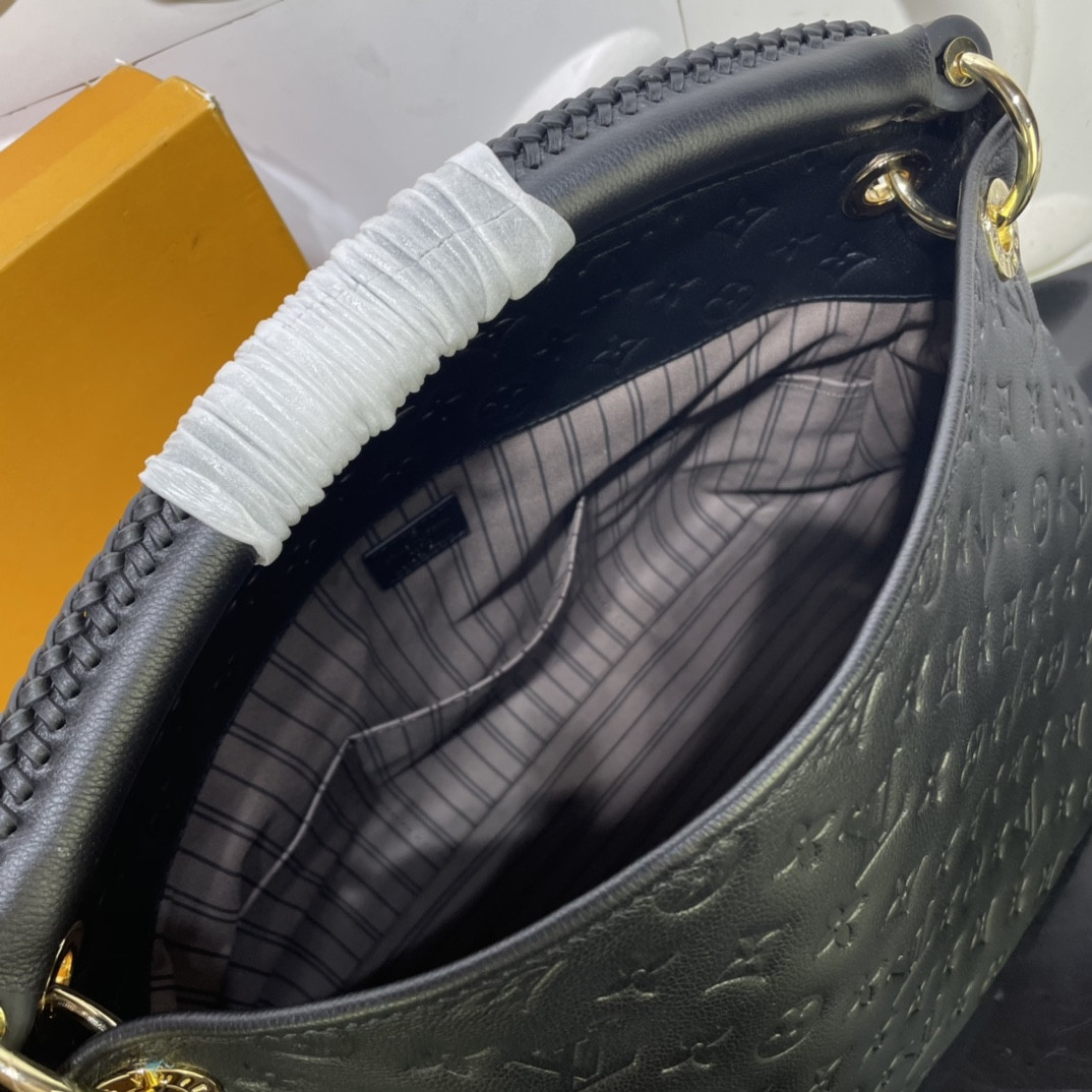 Louis Vuitton Artsy Bag