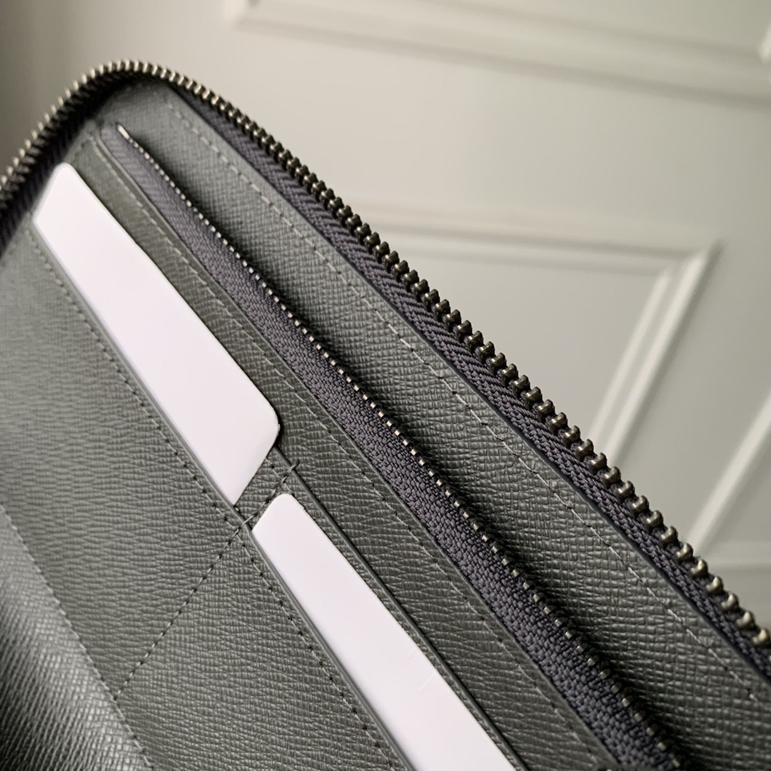 Louis Vuitton Yk Zippy Bag