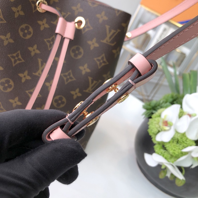 Louis Vuitton Néonoé Bag