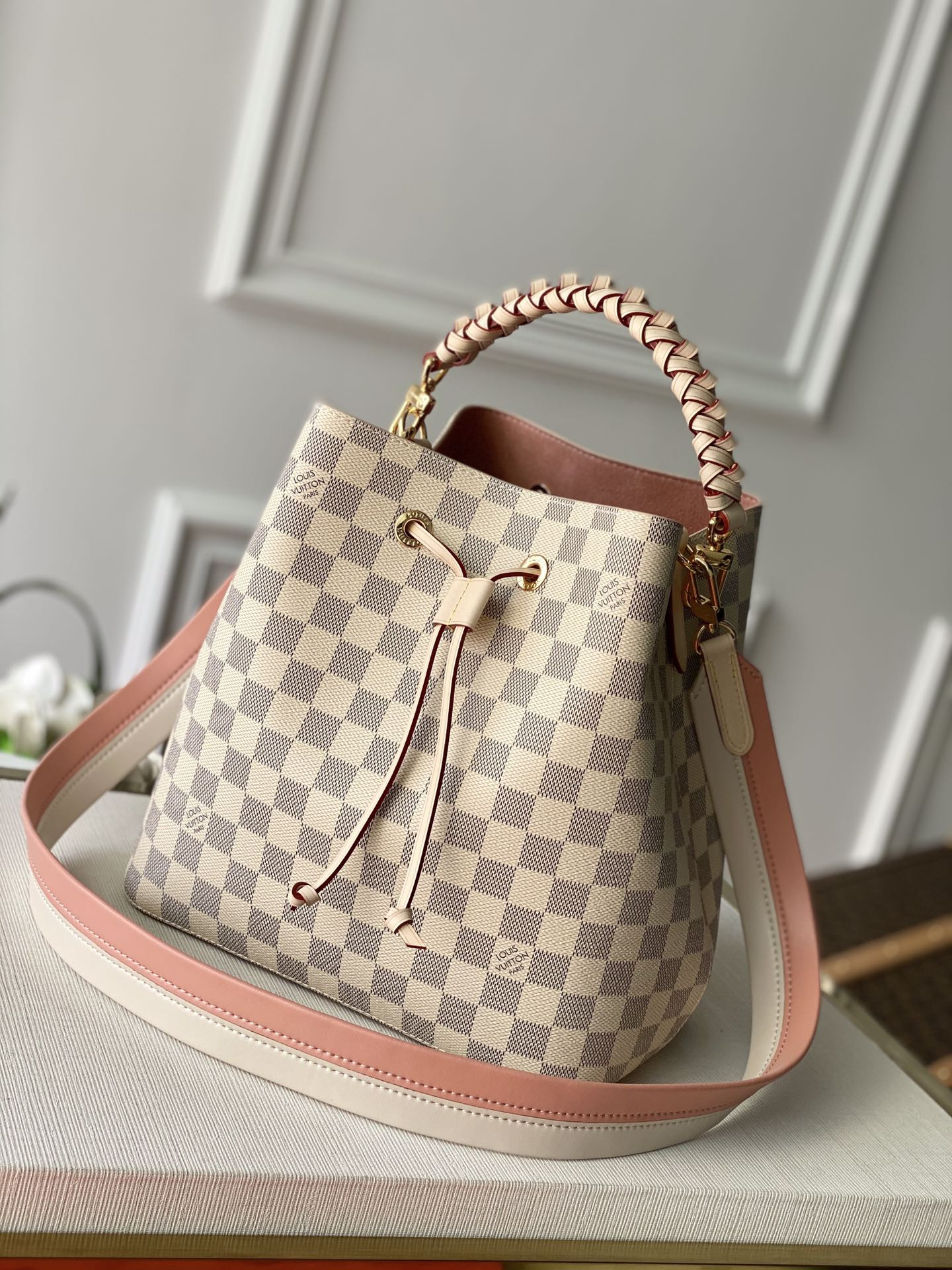 Louis Vuitton Néonoé Bag