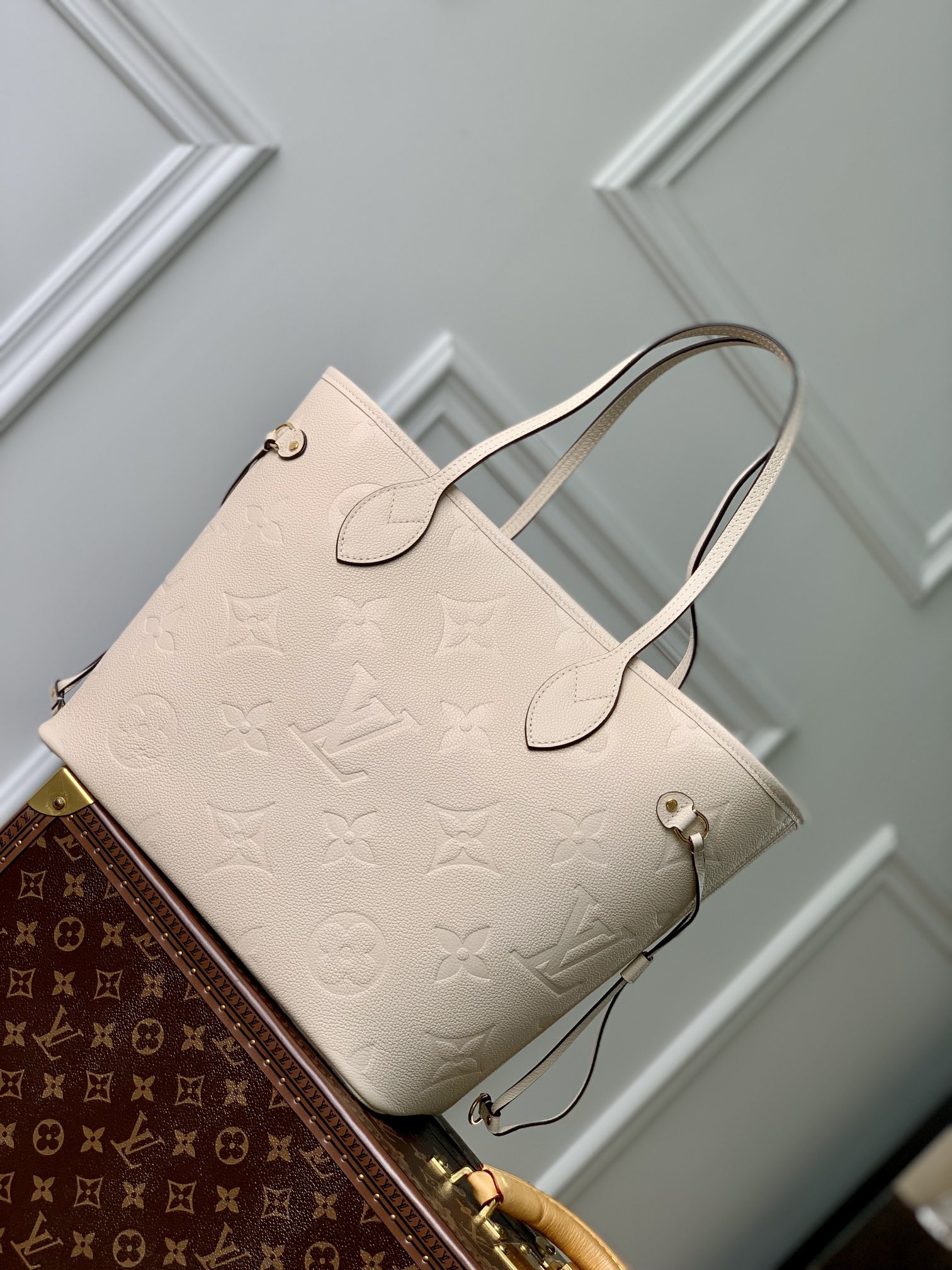 Louis Vuitton Neverfull Bag