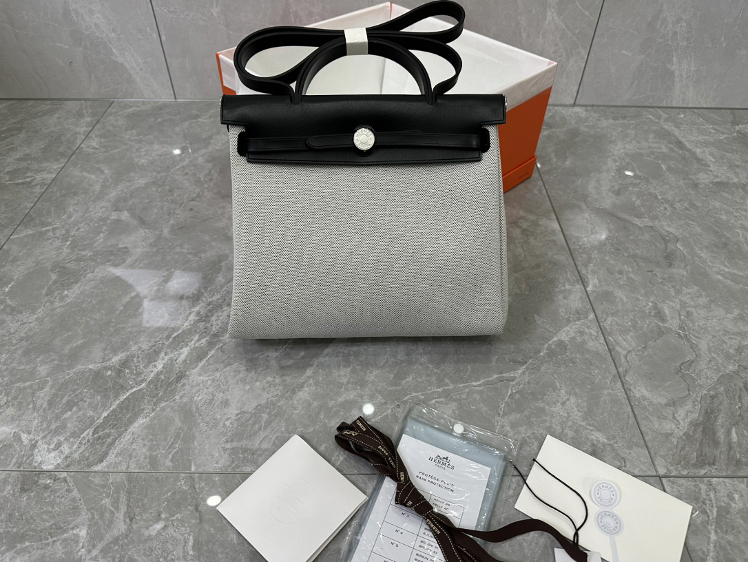 Hermès limited edition color matching Herbag Size: 31cm