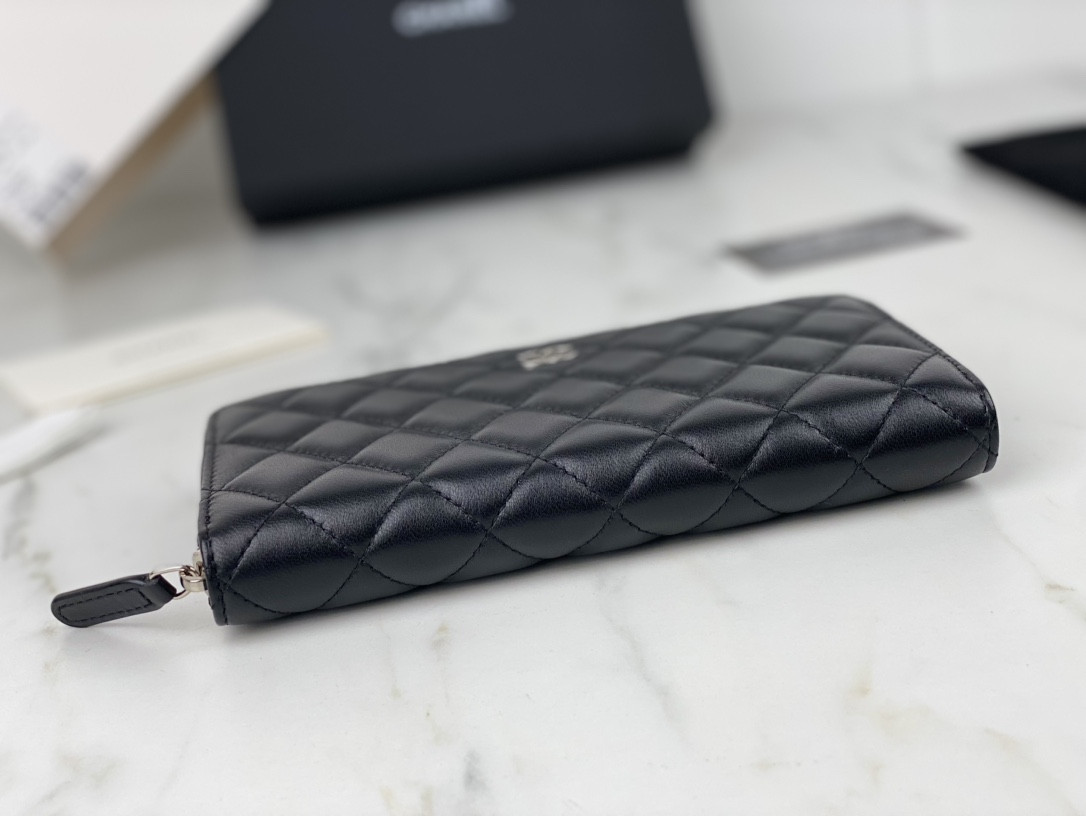 Chanle Zipped Wallet