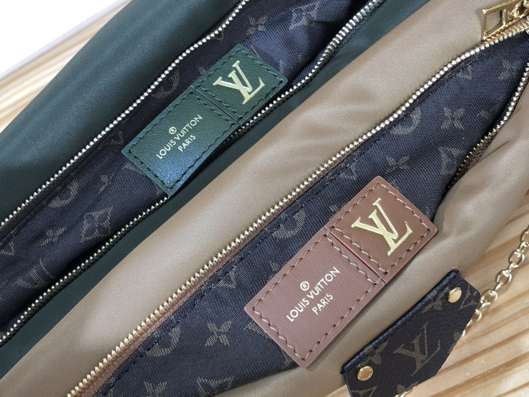 Louis Vuitton Maxi Multi Pochette Accessoires Bag