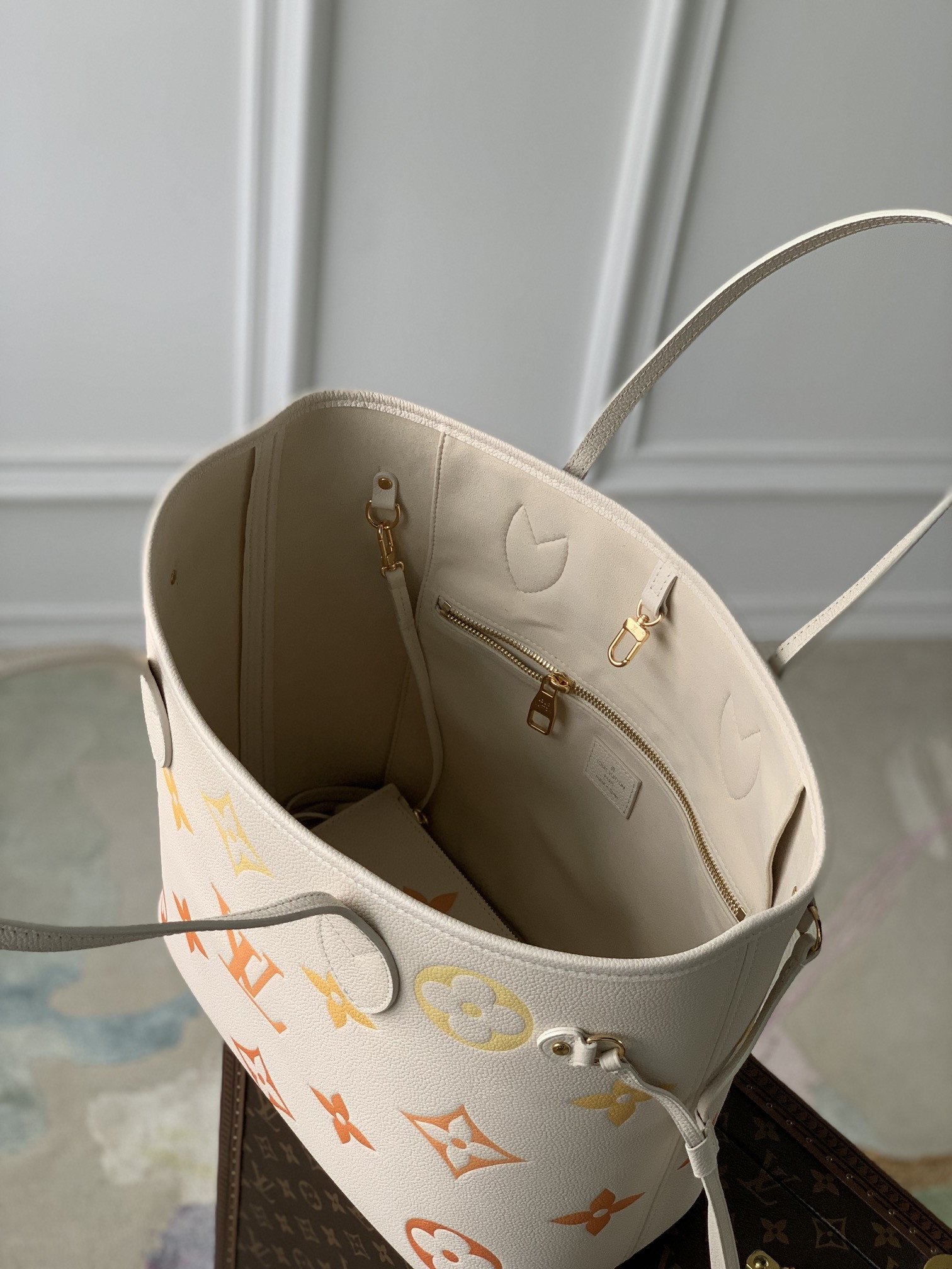 Louis Vuitton Neverfull Bag