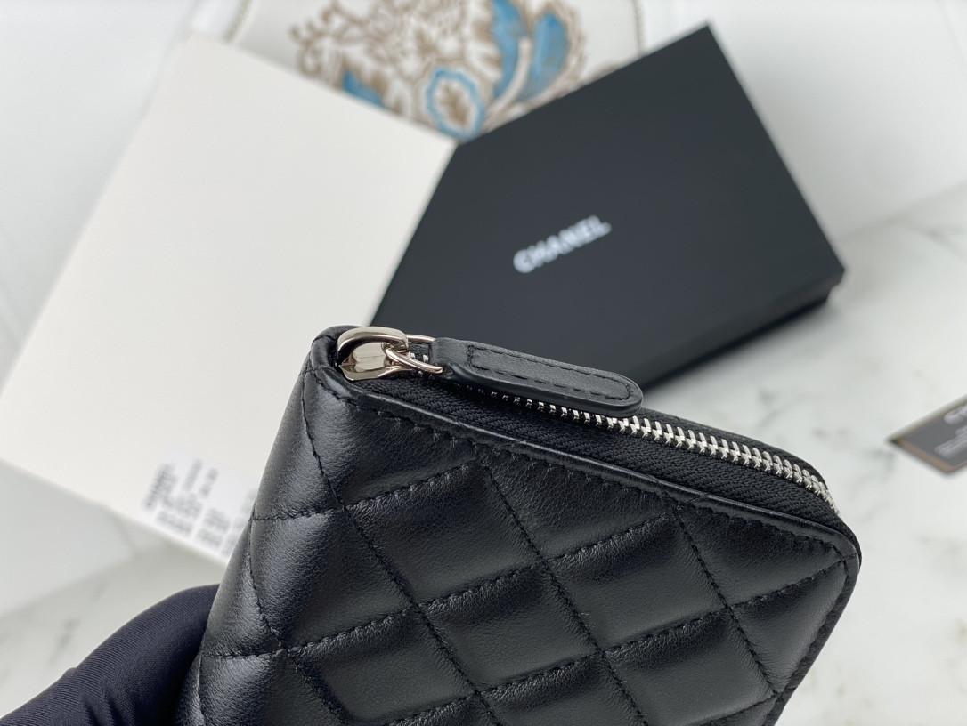 Chanle Zipped Wallet