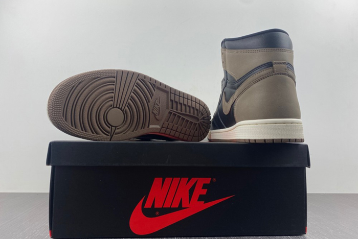 Air Jordan 1 High OG “Palomino” Travis Scott  DZ5485-020