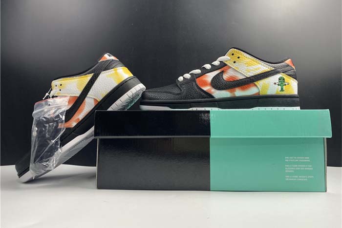 Nike SB Dunk Low“Raygun” BQ6832-001