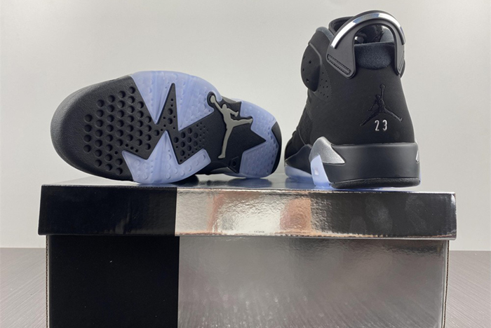 Air Jordan 6 “Metallic Silver”  DX2836-001