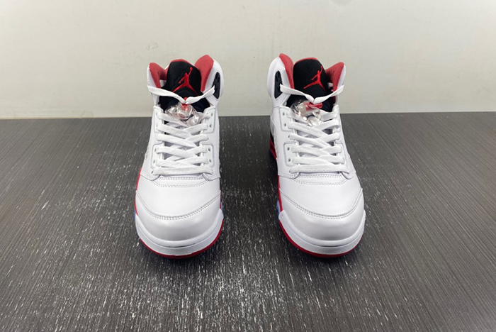 Air Jordan 5 “Fire Red”136027-120