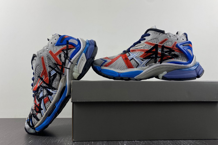 7.0 Balenciaga 677403-W3RB6-1264