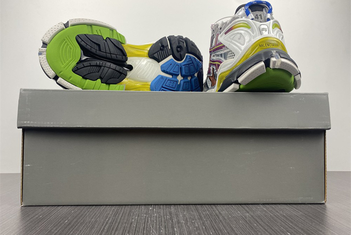 7.0 BALENCIAGA -Runner 21