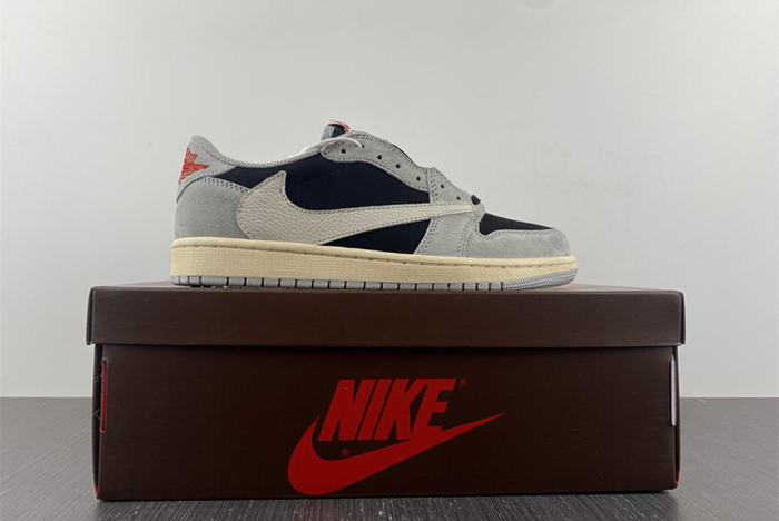 Travis Scott x Air Jordan 1 Low OG  DM7866-010
