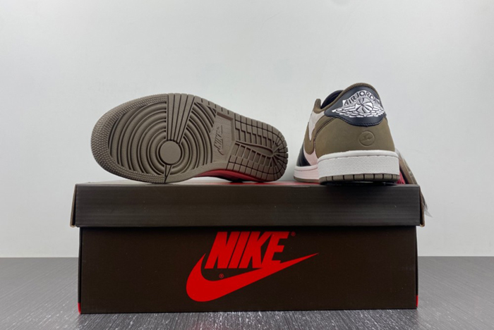 ravis Scott x Air Jordan 1 Low DM7866 902