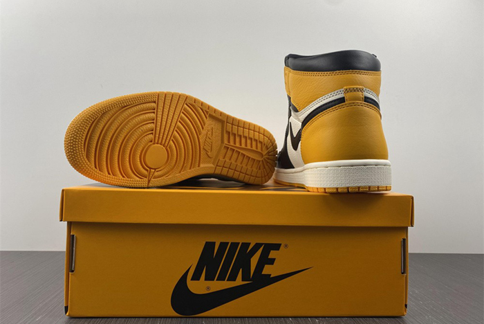 Air Jordan 1 High OG “Yellow Toe”  555088-711