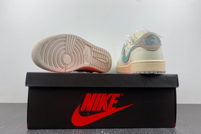 Travis Scott x Air Jordan 1 Low  DM7866 102