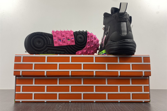 OFF-WHITE x Nike Air Force 1 Mid DO6290-001