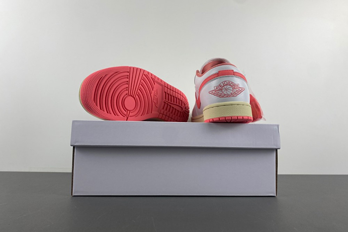 Air Jordan 1 Low DC0774-109