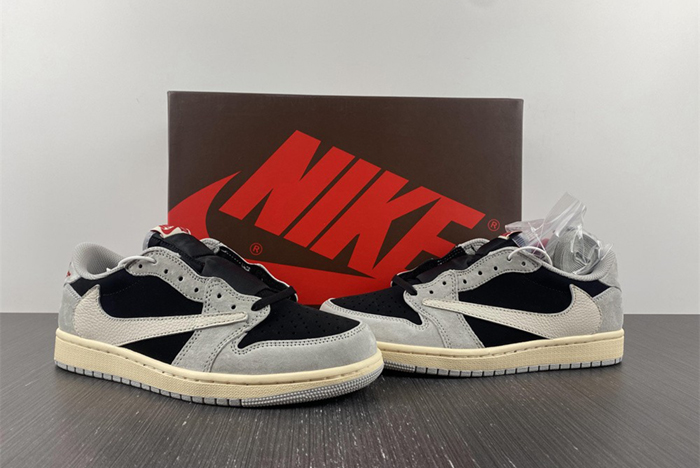 Travis Scott x Air Jordan 1 Low OG  DM7866-010