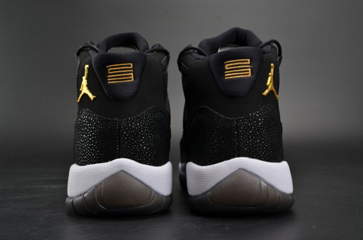 Air Jordan 11 Black Stingray  852625-030