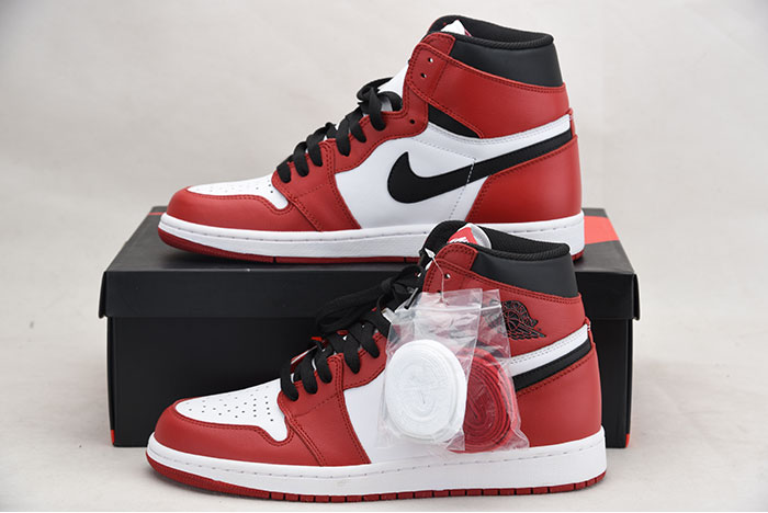 Air Jordan 1 Retro High OG Chicago Red 555088-101