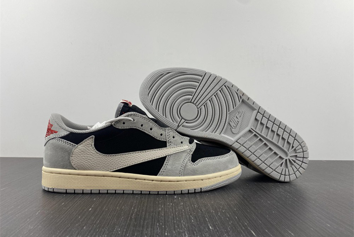 Travis Scott x Air Jordan 1 Low OG  DM7866-010
