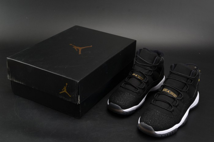Air Jordan 11 Black Stingray  852625-030