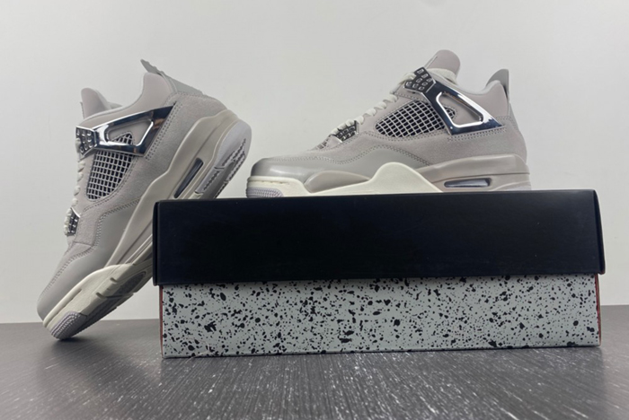 Air Jordan 4 WMNS “Frozen Moments”  AQ9129-001