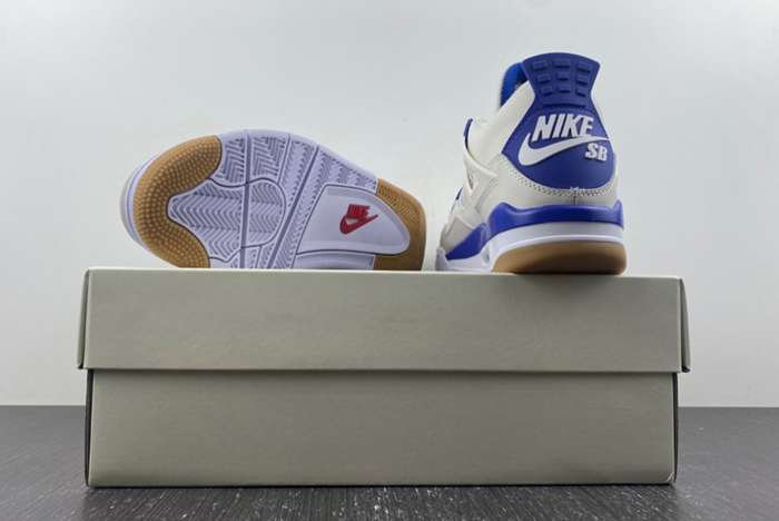 Air Jordan 4 DR5415-107