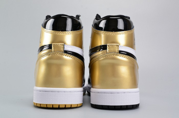 Air Jordan 1 Retro High OG NRG ComplexCon 861428-001